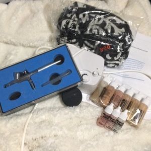 Photo Finish Airbrush Makeup kit